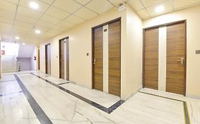 Fabhotel Pearl Square